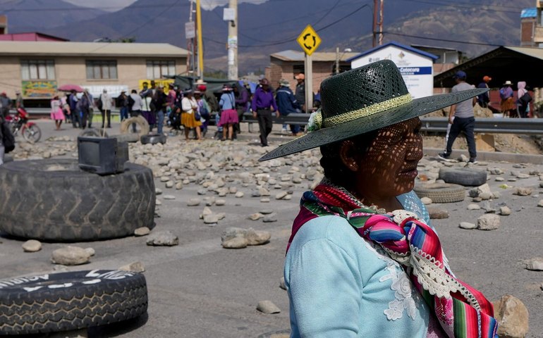 Apoiadores de Evo Morales declaram 'pausa humanitária' em bloqueios na Bolívia