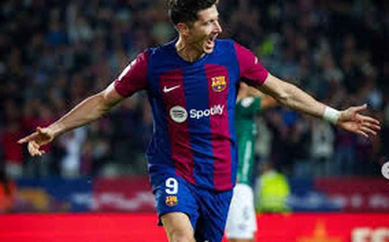 Lewandowski se machuca e deve desfalcar Barcelona em final contra o Real e na Liga dos Campeões