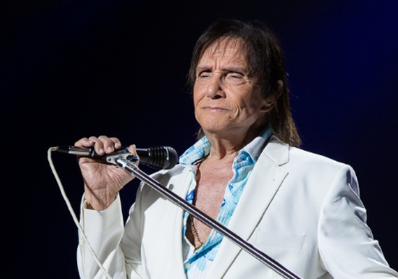 Roberto Carlos cancela show no México por 'questões de segurança'