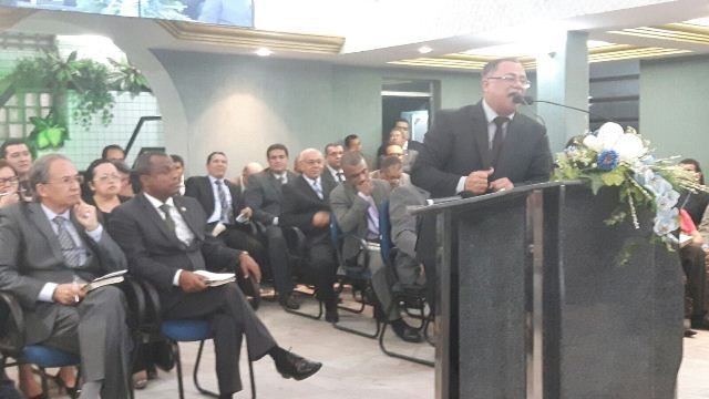 Rev. José Orisvaldo Nunes prega na EBO em Aracaju