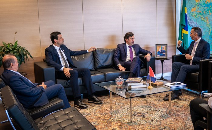 Ministro garante a Hugo Wanderley retorno da Operação Pipa Ministro garante a Hugo Wanderley retorno da Operação Pipa