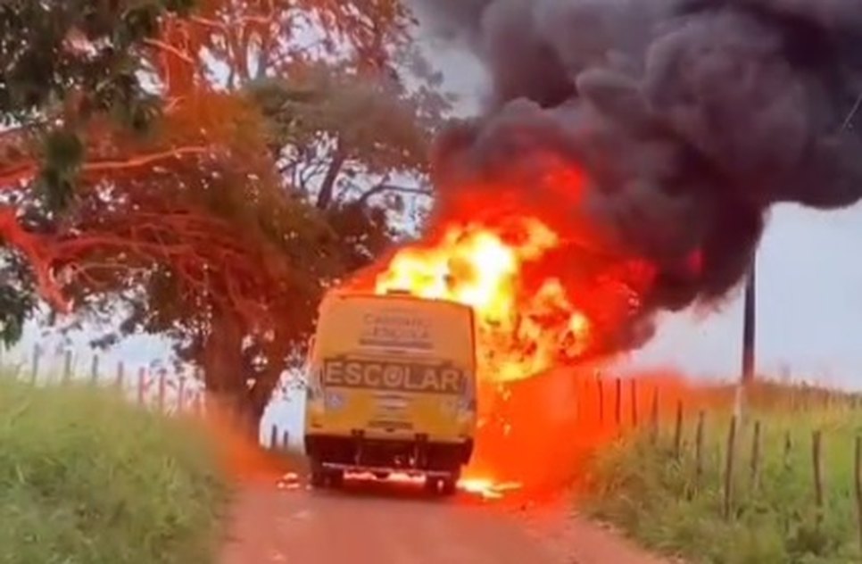 onibus_incendio_itabi_foto_redesocial_1100725 / Foto: Foto: Reprodução Redes Sociais