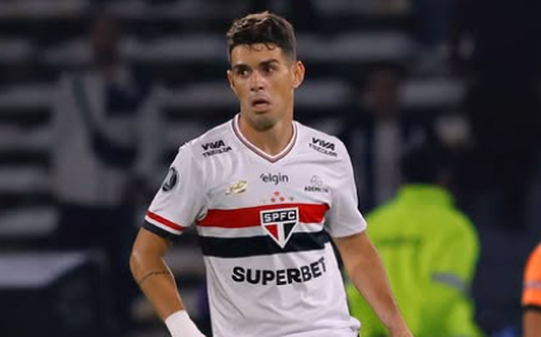 Oscar, recuperado de lesão, treina e é opção para reforçar São Paulo contra o Palmeiras