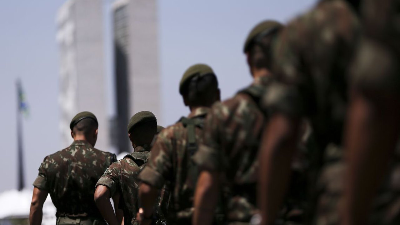 Forças Armadas condenam excesso em manifestações e 'restrições de direitos'