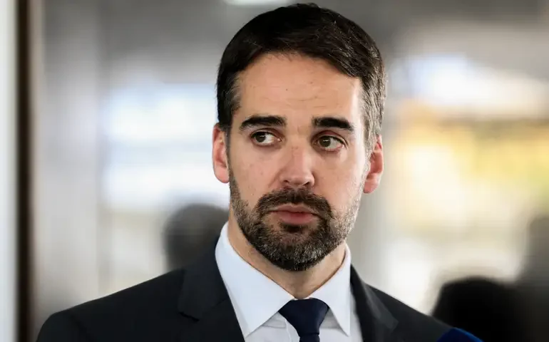 Eduardo Leite esclarece ausência de prévias no PSD e relembra embate com Doria em 2022