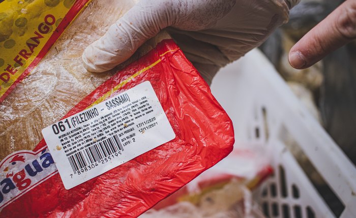 Produtos vencidos desde o ano passado foram encontrados no estabelecimento comercial