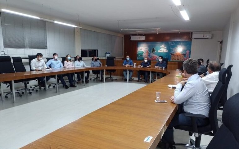 Prefeitura aponta falhas em obras de saneamento que devem ser corrigidas por concessionárias