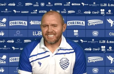 Mozart mudou parte dos músicos, manteve o maestro, e já compõe uma nova sinfonia no CSA