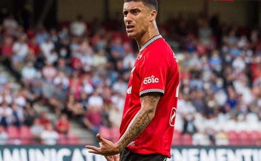 Clube francês confirma saída de zagueiro Philipe Sampaio para o Botafogo