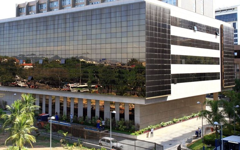 Absolvição no caso Ninho do Urubu provoca revolta nas redes sociais: 'Justiça é o que menos temos no Brasil'; relembre o caso
