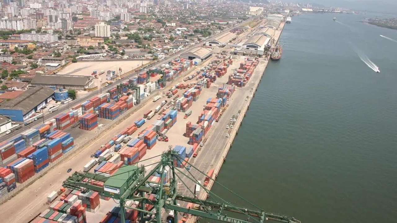 Brasil reage a tarifas dos EUA e aciona Lei de Reciprocidade após sanções comerciais