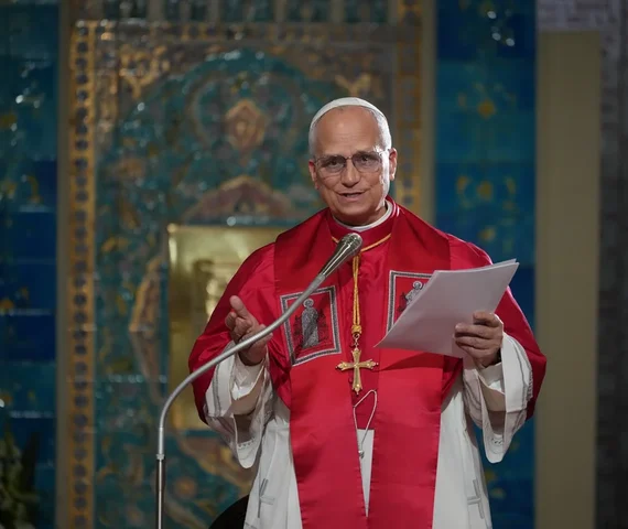 Vaticano confirma que cirurgia do Papa foi 'concluída com sucesso'