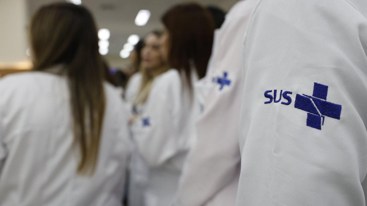 Saúde estende atuação de 676 médicos especialistas no SUS