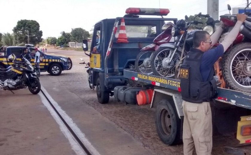 PRF prende cinco pessoas durante fim de semana em BRs