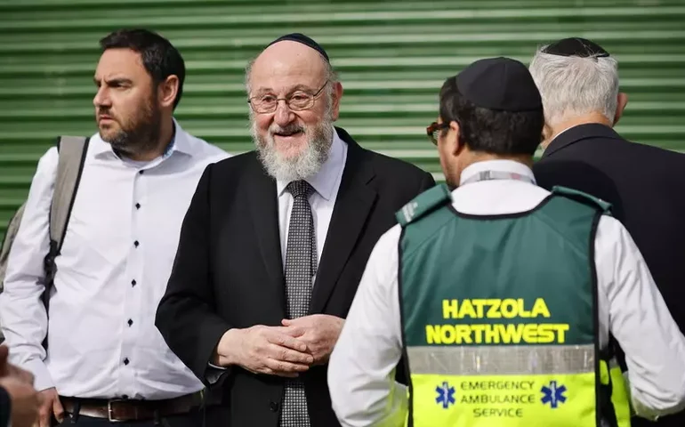 Polícia de Londres trata ataque a faca em bairro judeu como 'terrorismo'