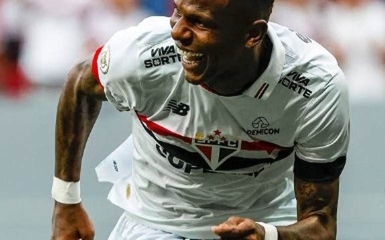 São Paulo adota precaução com problema muscular e Arboleda desfalca o time contra o Ceará