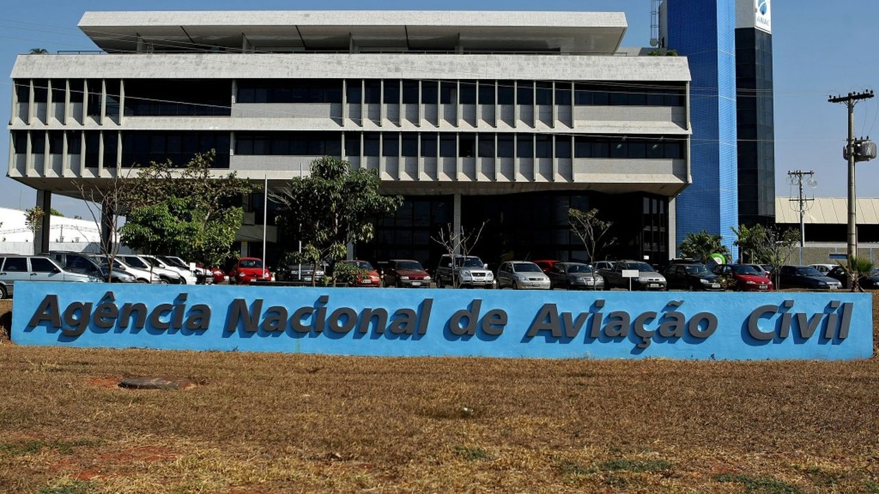 Anac avança em busca de concorrência em distribuição de combustível de aviação