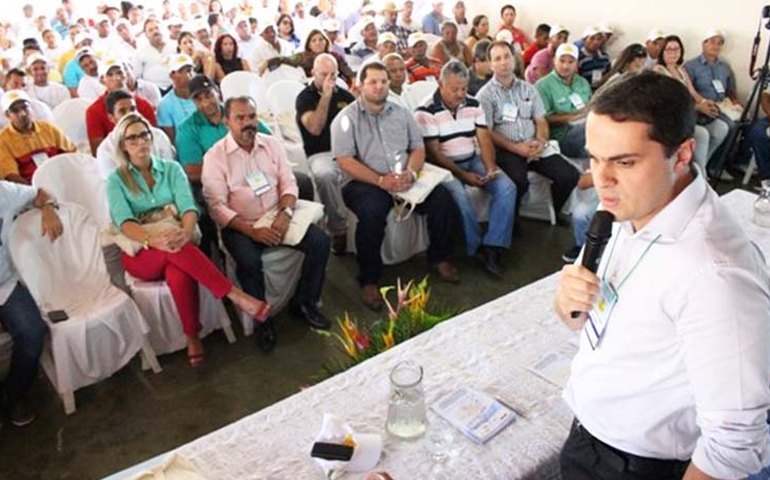 Recursos Hídricos entrega sistema dessalinizador à comunidade Logrador