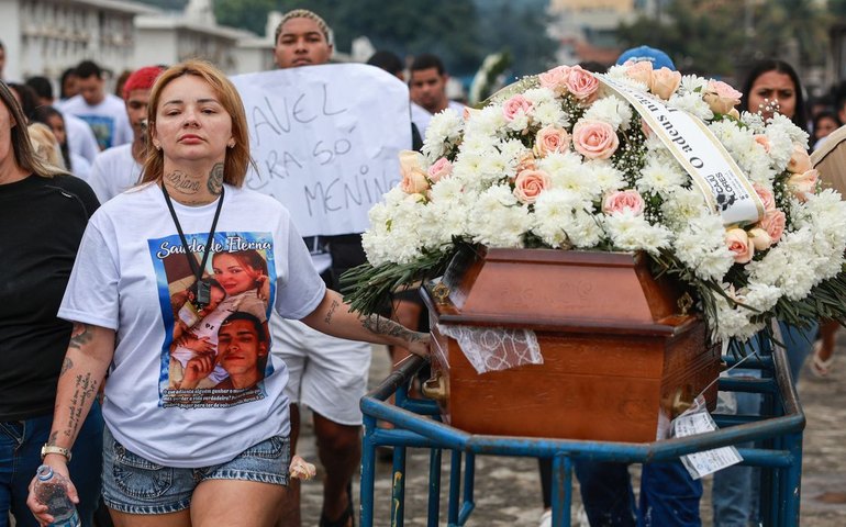 Últimos corpos de pessoas assassinadas em operação no Rio deixam o IML