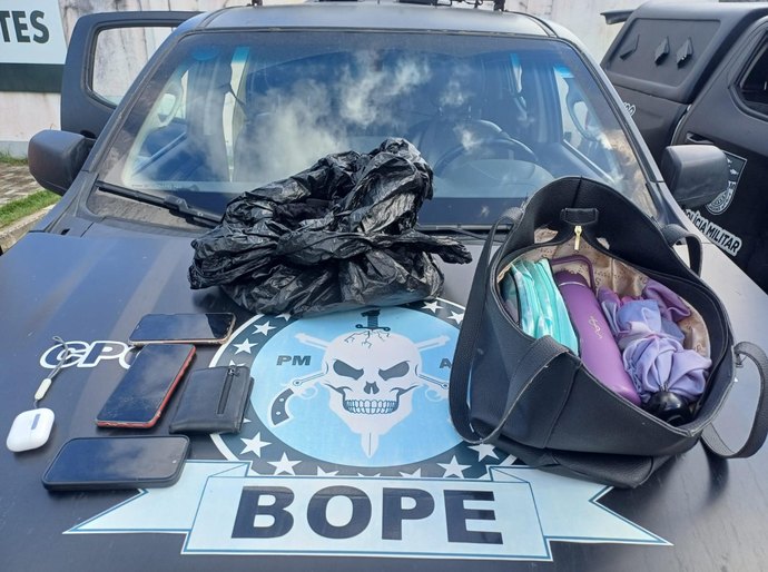 Bope prende suspeito com aparelhos eletrônicos roubados na Grota do Moreira