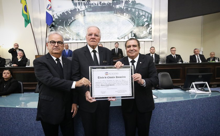 Parlamento concede o título de Cidadão Honorário ao advogado e Grão-Mestre do Grande Oriente do Brasil, Ademir Cândido da Silva