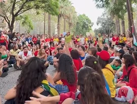 Barcelona também é Lula: internauta registra grande manifestação na Espanha; veja vídeo