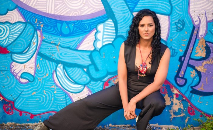 Cantora, compositora e produtora alagoana Lucy Muritiba