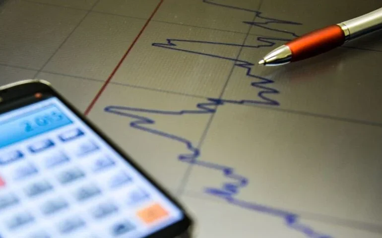 Mediana de IPCA 2025 passa de 4,95% para 4,86%, acima do teto da meta, diz Focus