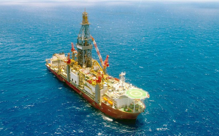 Petrobras confirma vazamento de fluido no Foz do Amazonas e paralisa operações