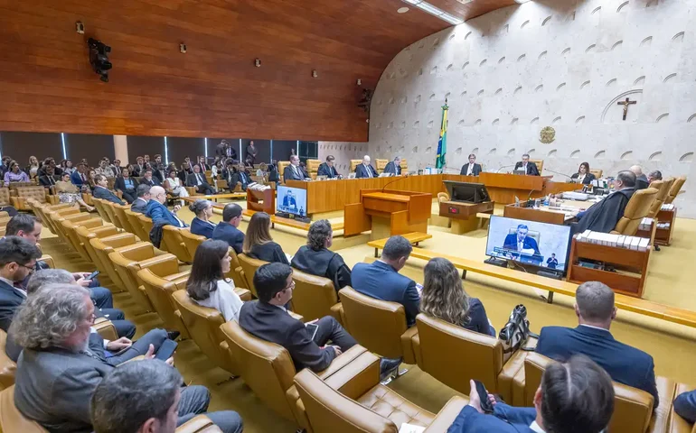 STF permite contratação de funcionário público pela CLT