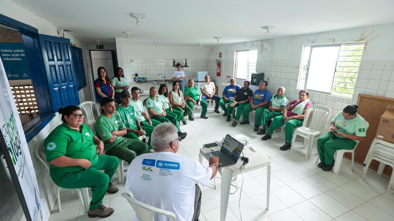 Secretaria do Trabalho inicia capacitação de catadores de materiais recicláveis
