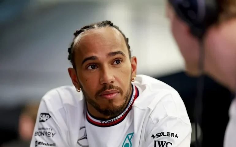 Hamilton se emociona em adeus da Mercedes com 6 taças em 12 anos: 'Para os livros de história'