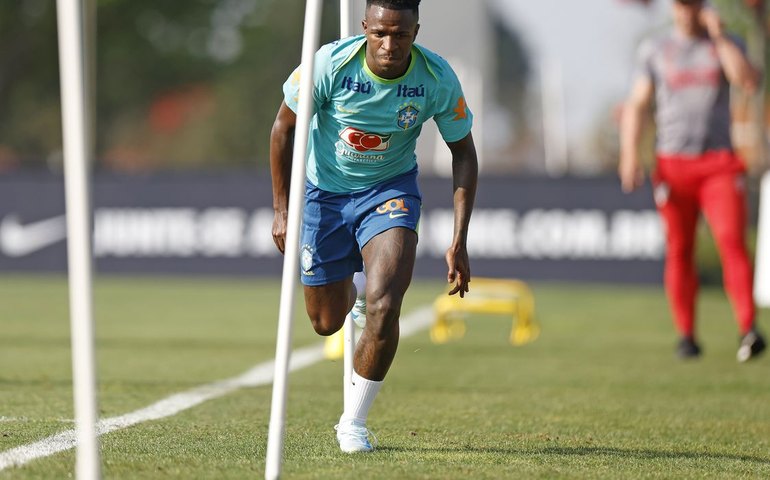 Rádio Nacional transmite Brasil e Paraguai pelas eliminatórias da Copa