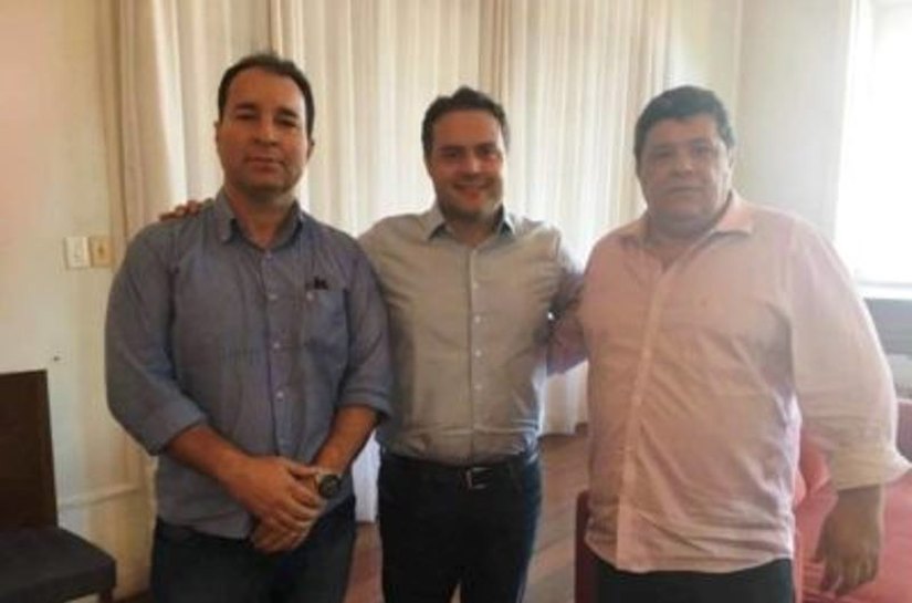 Prefeito Piancó viabiliza apoio para garantir festa política de Igaci