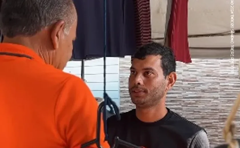 Tarcizo Freire fez caminhada na feira da Fumageira em Arapiraca neste domingo (25)