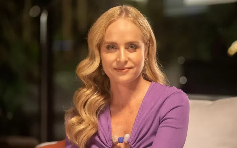 Angélica fala sobre libido feminina e revela presente inusitado à mãe: 'Precisamos nos apropriar do nosso prazer'