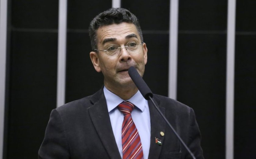 Comissão aprova regras para desapropriar áreas de comunidades vulneráveis
