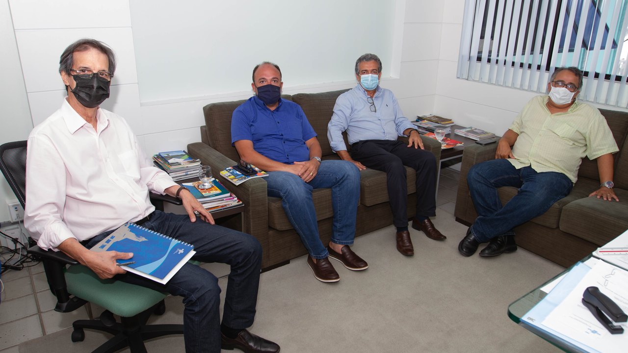 Sebrae Alagoas recebe prefeito de Major Izidoro Theobaldo Cintra