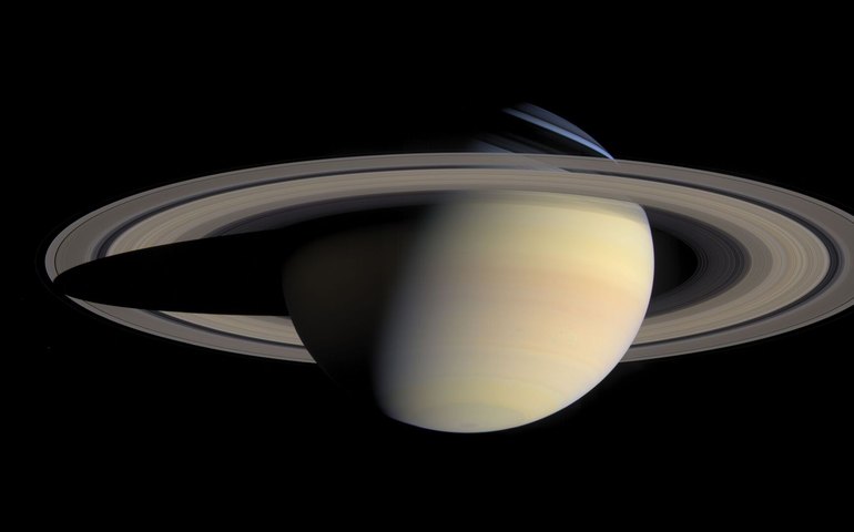 Anéis de Saturno desaparecerão 2 vezes para observadores da Terra em 2025