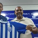 CSA apresenta zagueiro e lança novo uniforme para temporada