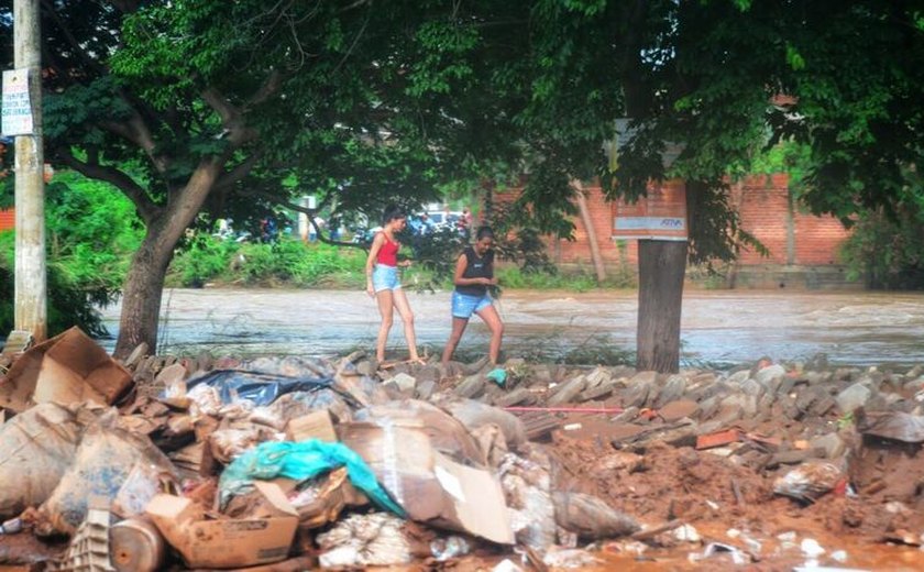 Sobe para 24 número de mortos devido às chuvas em Minas Gerais