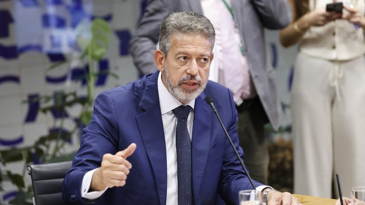 Arthur Lira afirma que prisão de Bolsonaro 'não se justifica' e reacende polarização