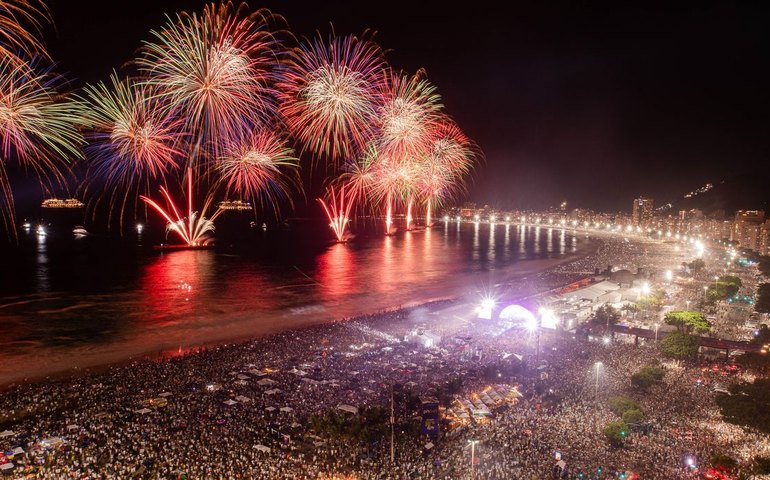 Metrô inicia venda de bilhete para réveillon na praia de Copacabana
