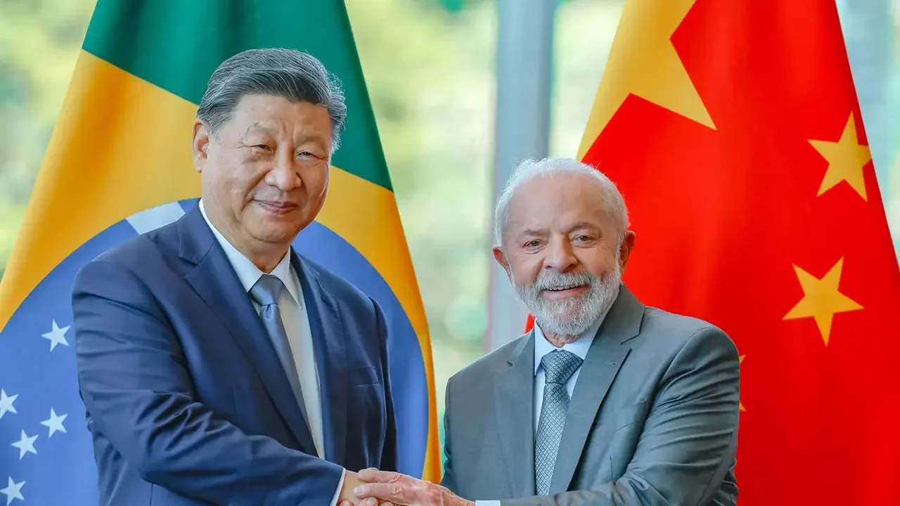 Lula e Xi Jinping defendem 'negociação de paz imediata' entre Ucrânia e Rússia