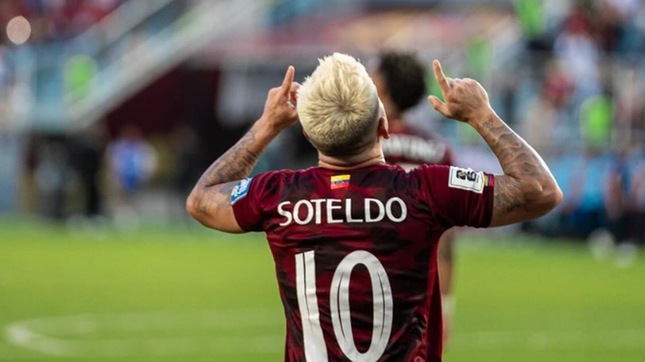 Soteldo celebra ano bom com a Venezuela e volta para 'salvar' o Santos: 'Ganhar no domingo'