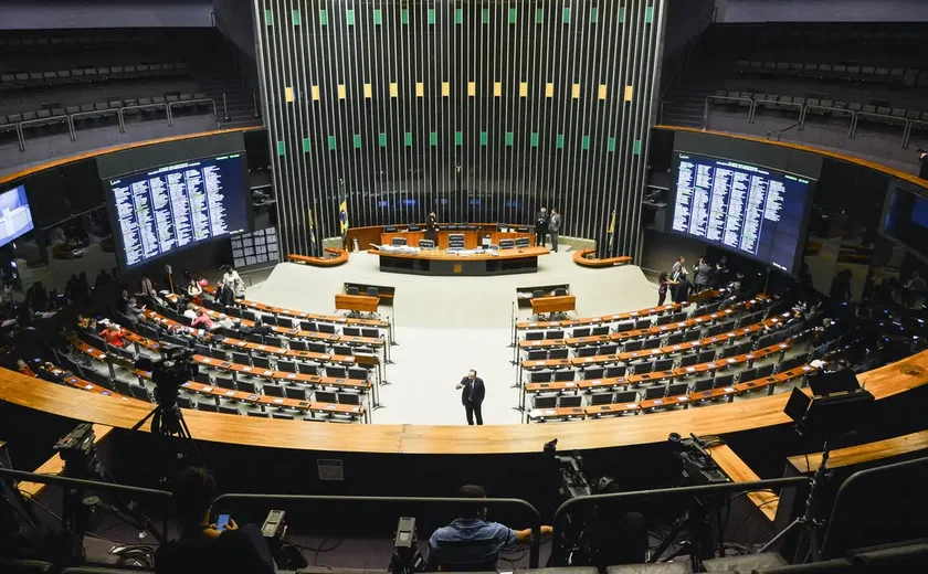 Câmara encerra sessão sem votar rejeição de MP com verba ao Judiciário