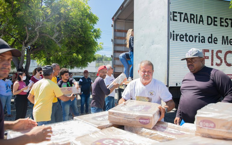 Mais de 24 toneladas de alimentos são distribuídos pela Sefaz para instituições cadastradas na NFC