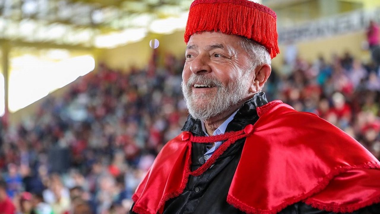 Juiz anula sentença e diz que retirou título de doutor de Lula ‘por engano’