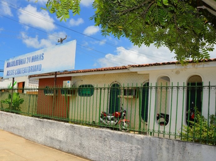 Secretária esclarece reforma e funcionamento do Ambulatório Assis Chateaubriand