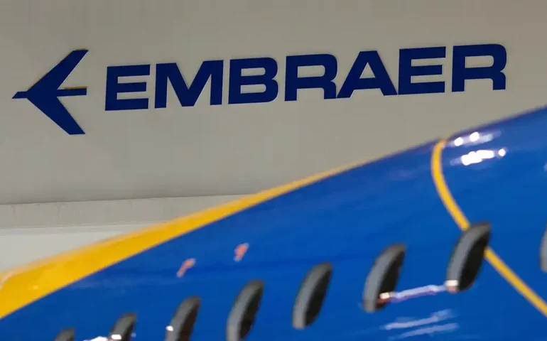 Embraer firma acordos para fortalecer atuação em defesa e manutenção no Oriente Médio